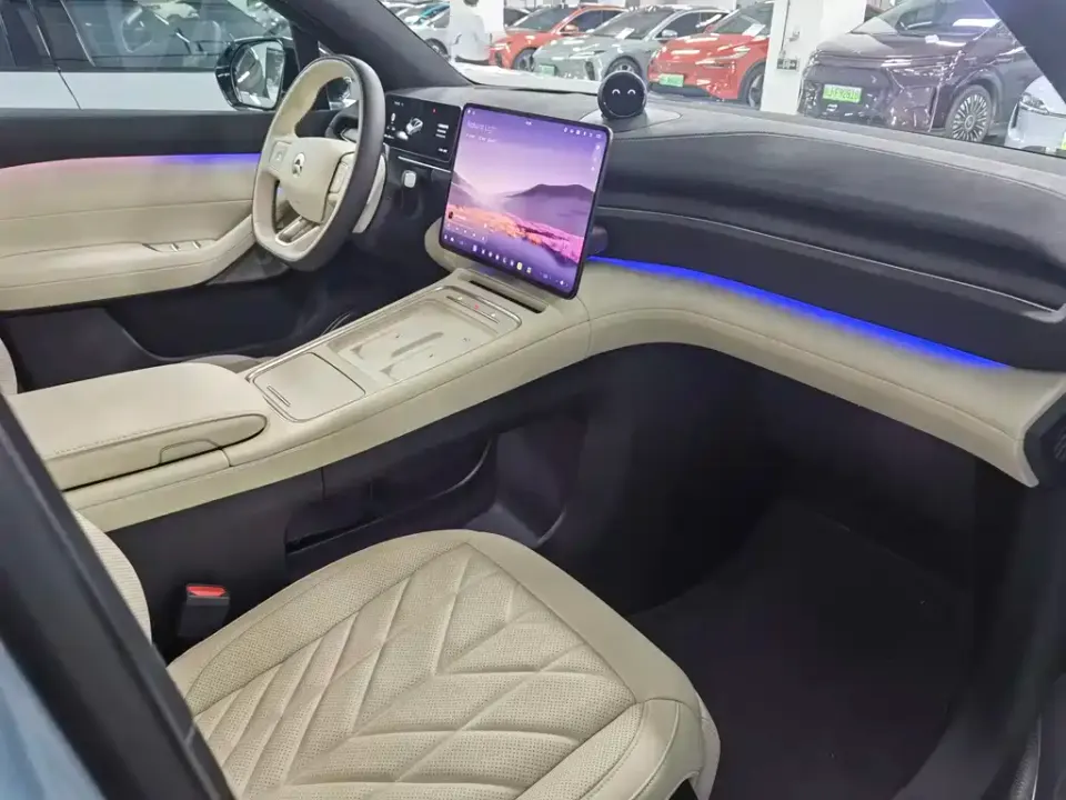 Nio EC6