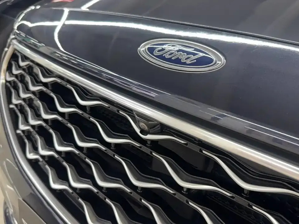 Ford Taurus