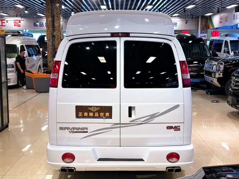 GMC Savana