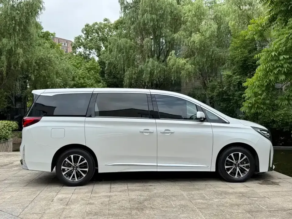 GAC Trumpchi M8