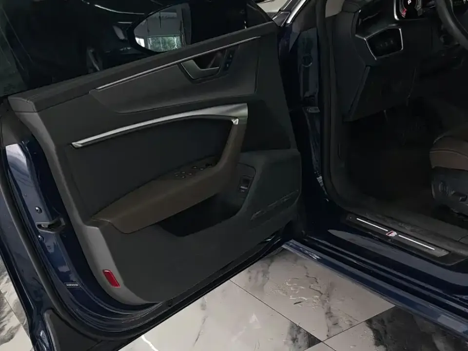 Audi A7L