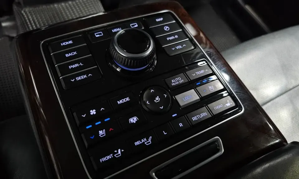 Hyundai Equus