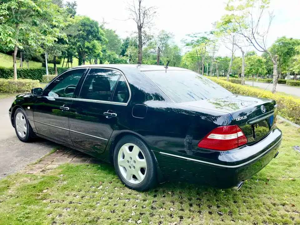 Lexus LS