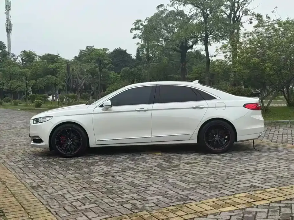 Ford Taurus
