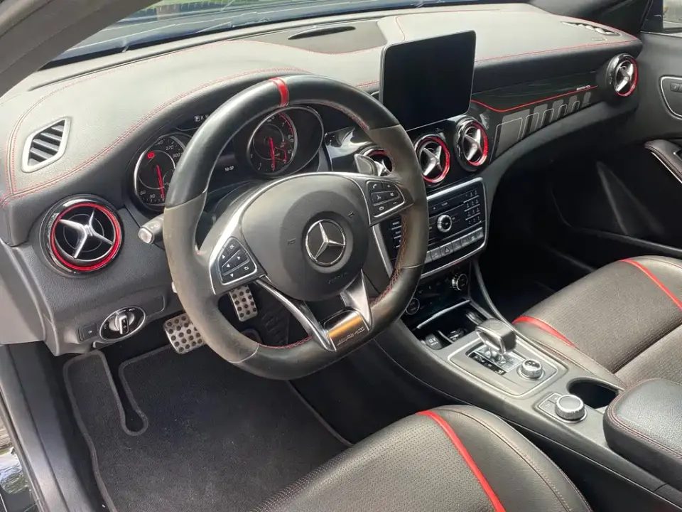 Mercedes-Benz GLA AMG