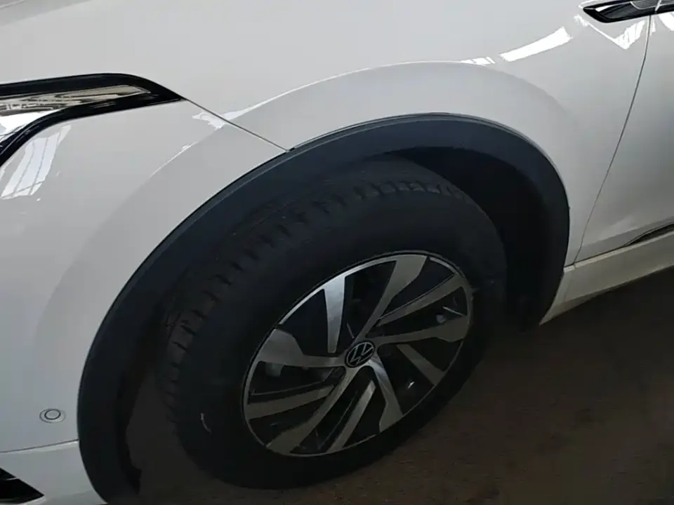 Volkswagen Tiguan L PHEV