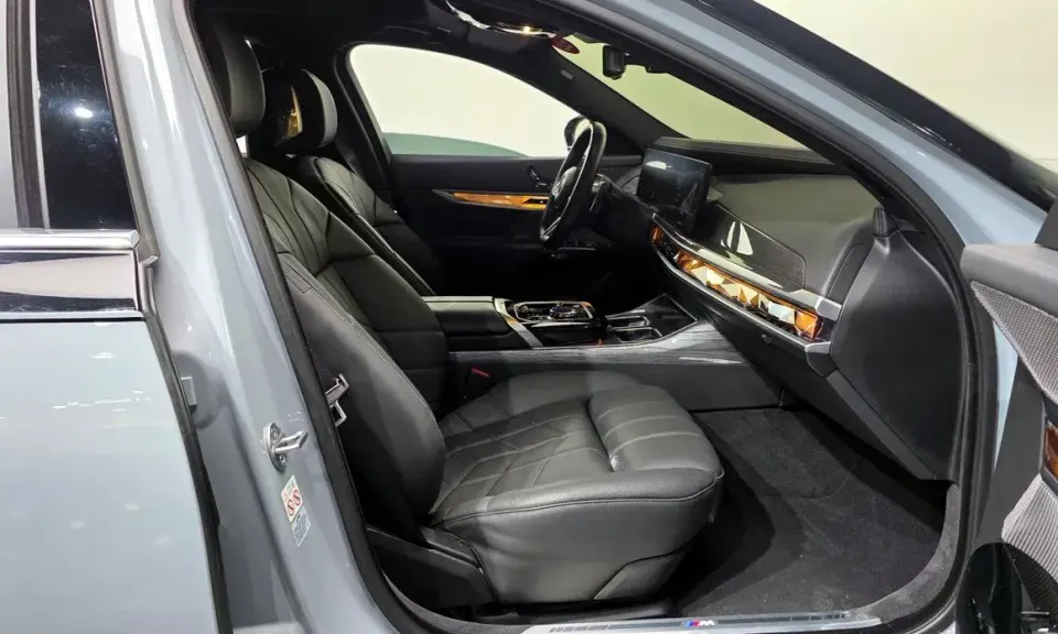 BMW 7-Series