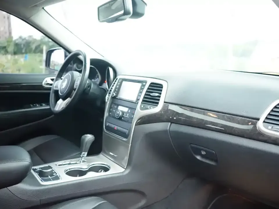 Jeep Grand Cherokee (Import)