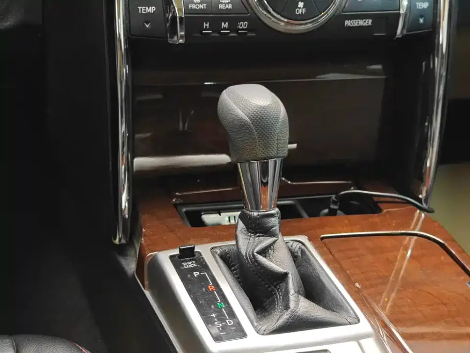 Toyota Reiz