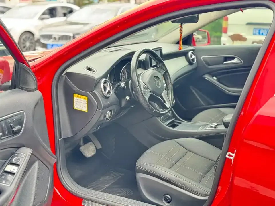 Mercedes-Benz GLA (Import)