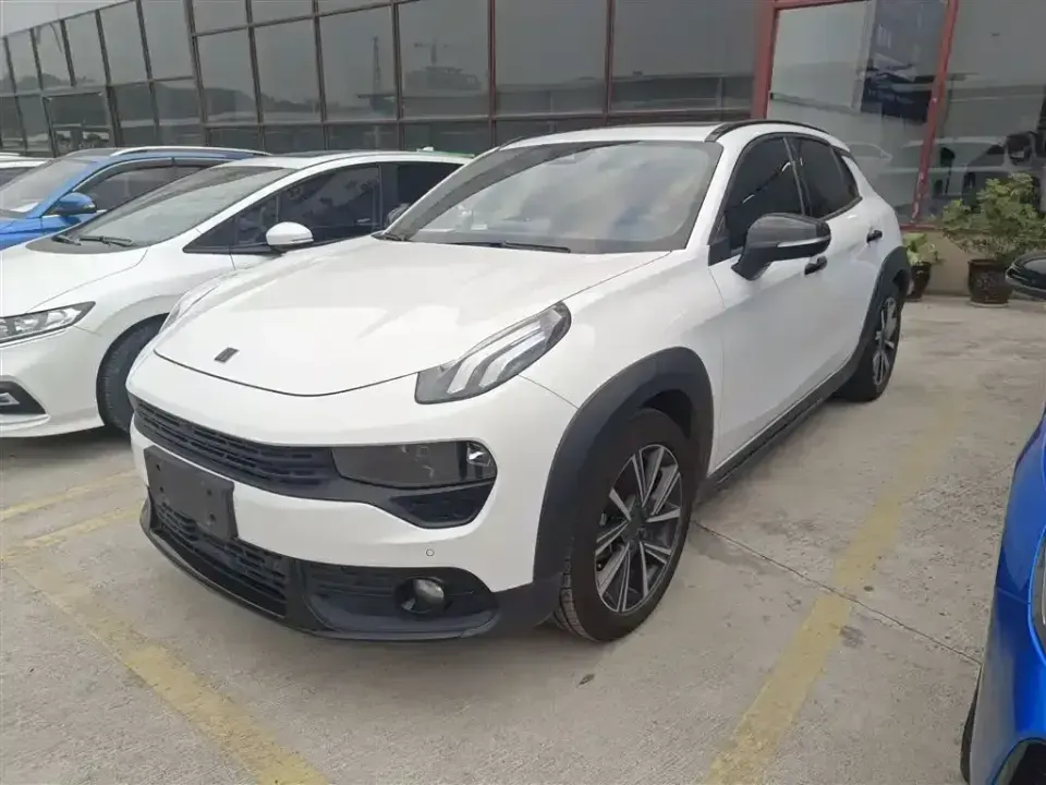 Lynk & Co 02