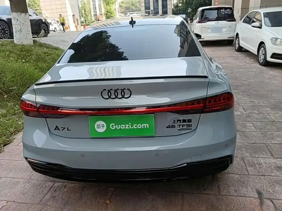 Audi A7L