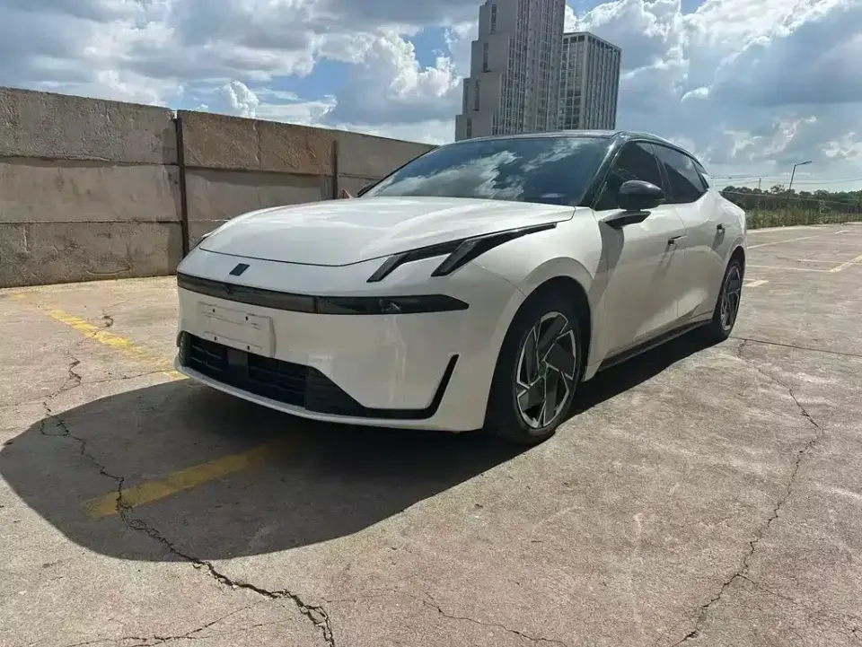 Lynk & Co 07 EM-P