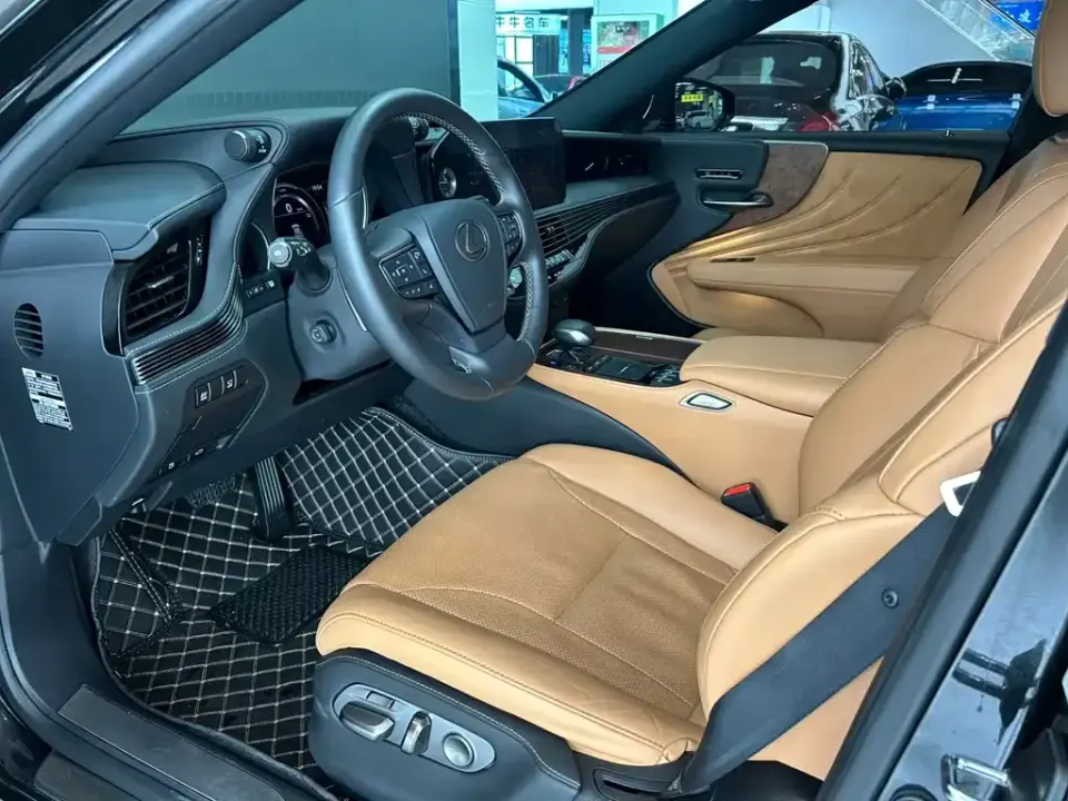 Lexus LS