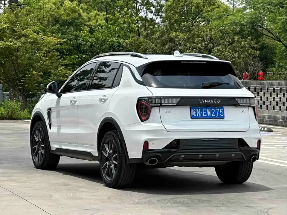 Lynk & Co 01