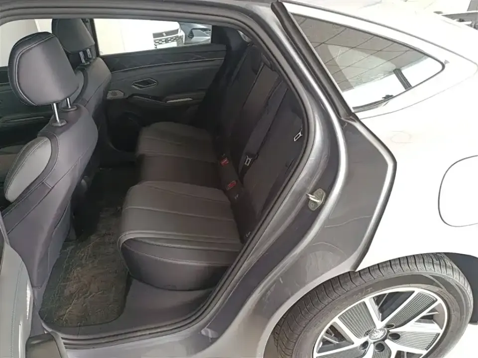 BYD Qin L