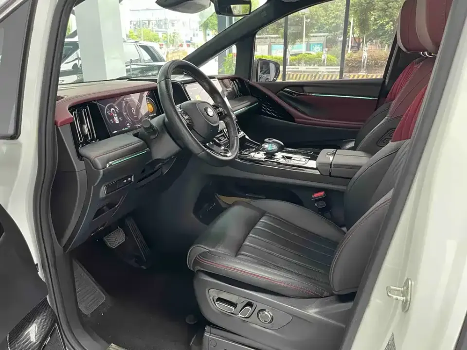 GAC Trumpchi M8