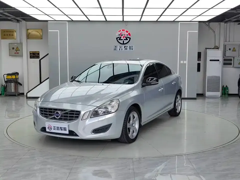 Volvo S60 (Import)