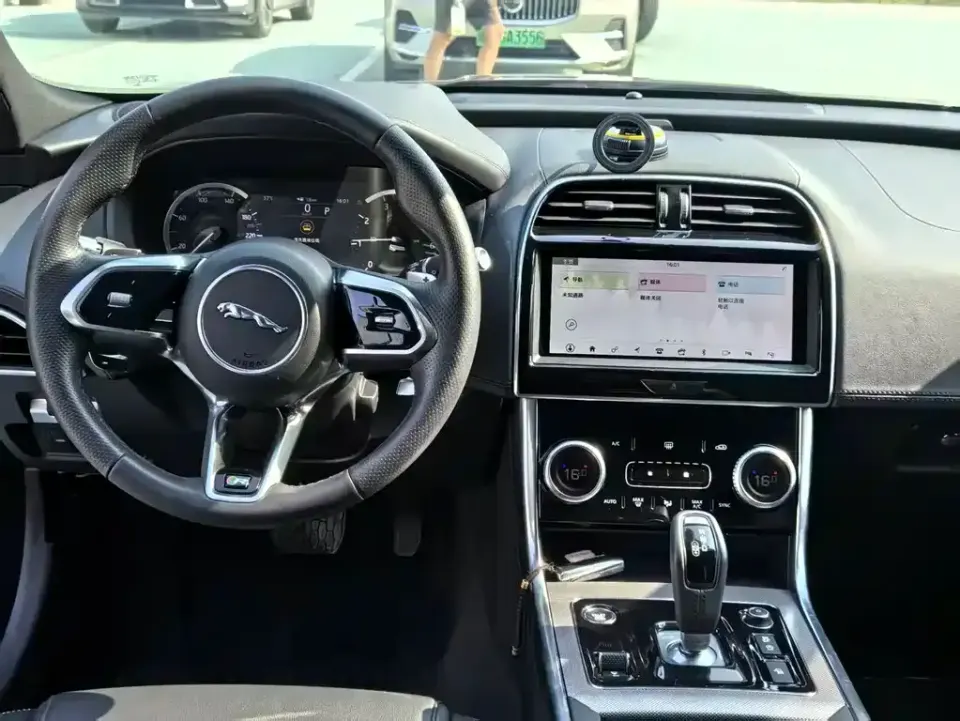 Jaguar XEL