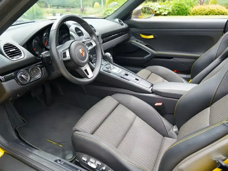 Porsche 718