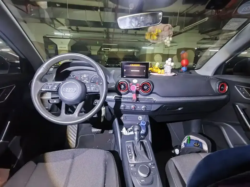 Audi Q2L