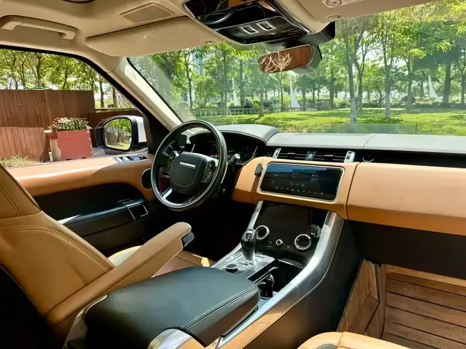 Land Rover Sport
