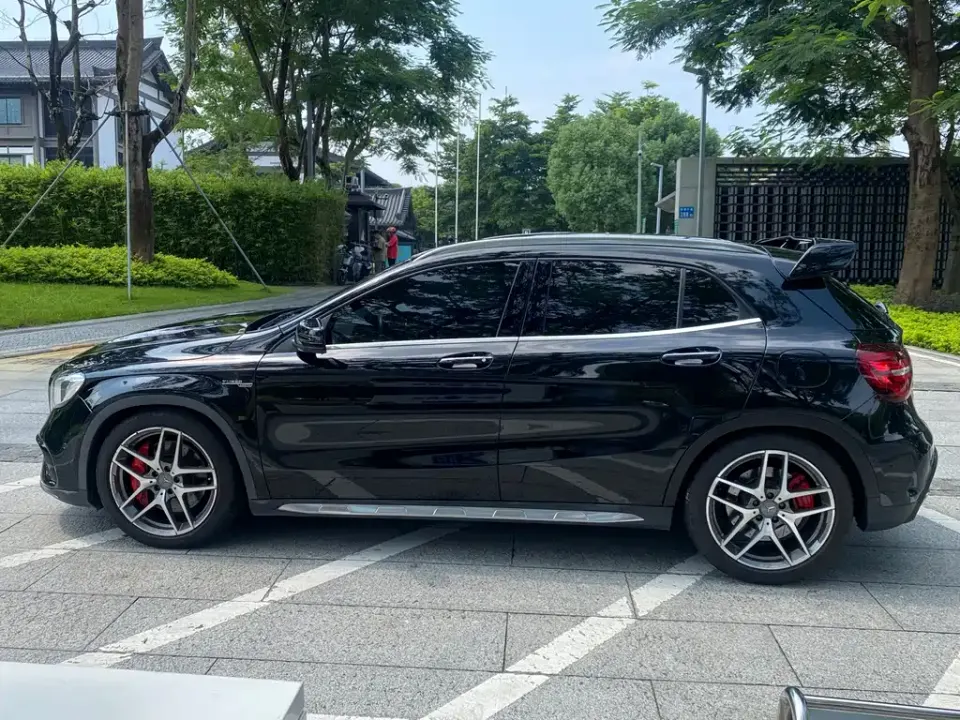 Mercedes-Benz GLA AMG