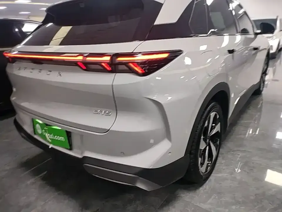 Arcfox Alpha T5