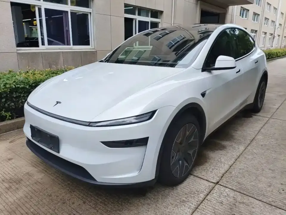 Tesla Model Y L