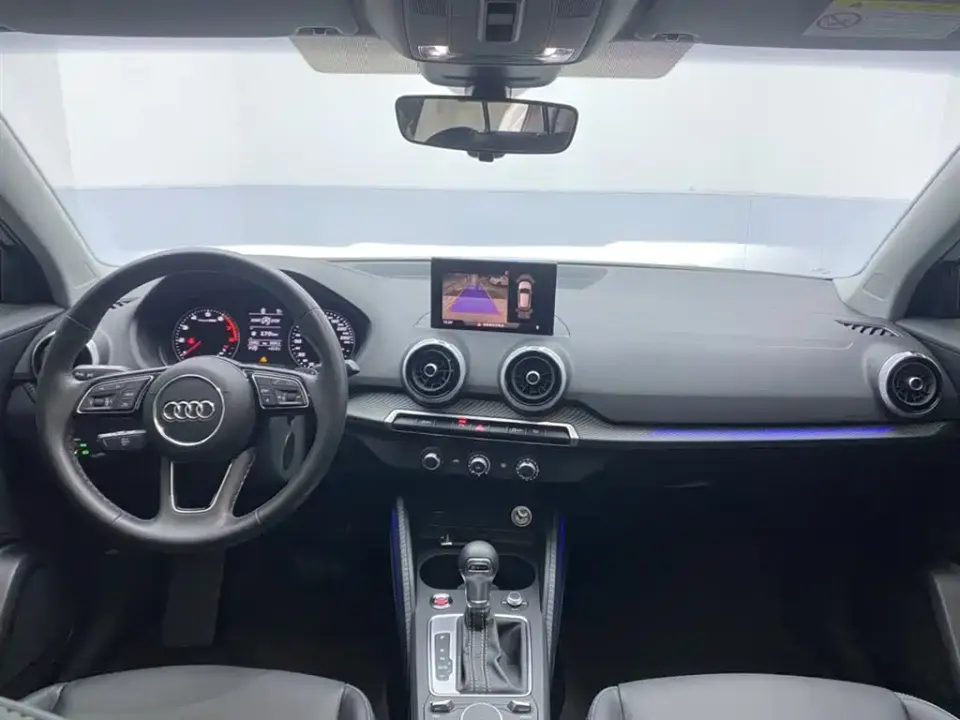 Audi Q2L