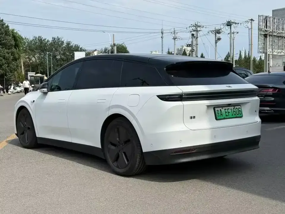 Li Li i6