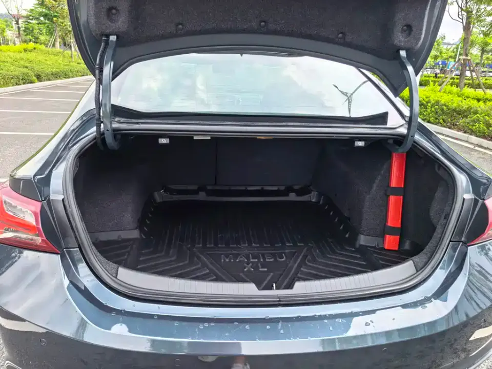 Chevrolet Malibu XL
