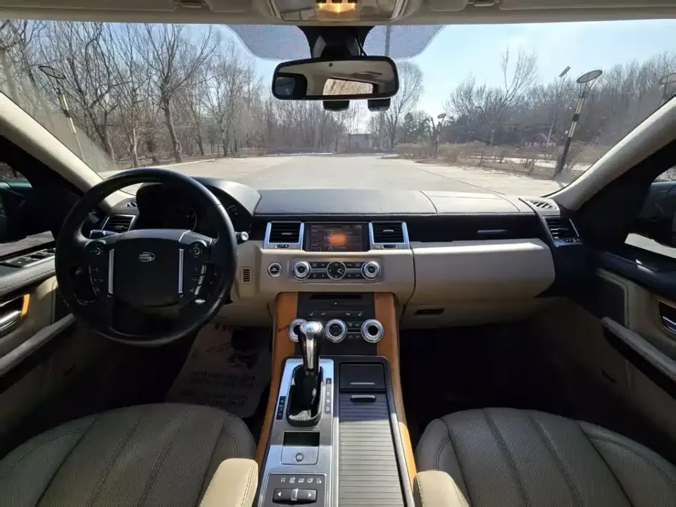 Land Rover Sport