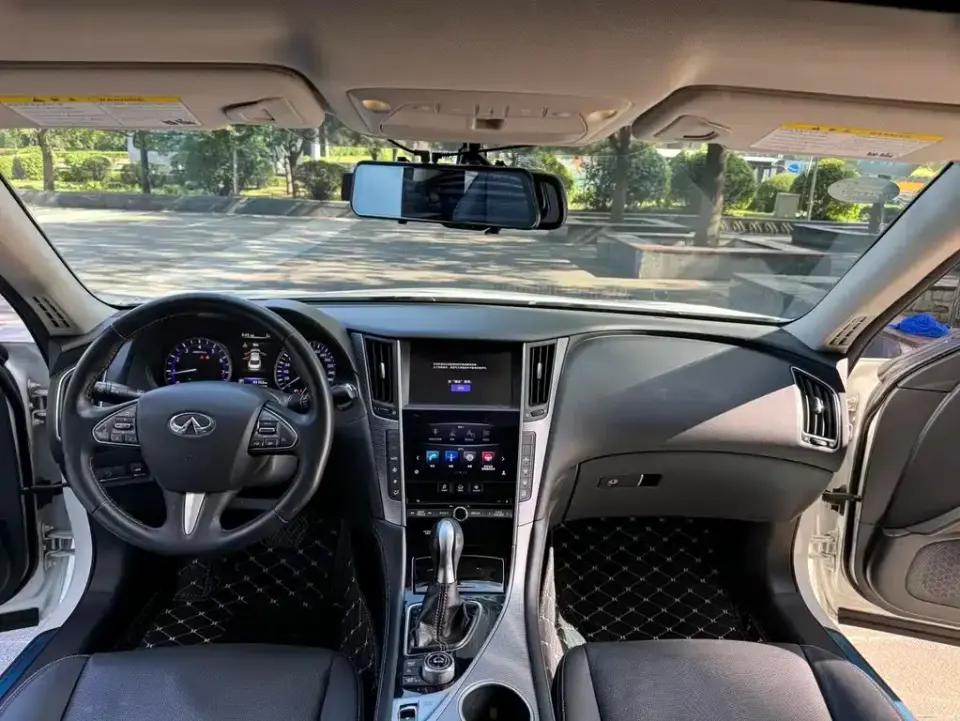 Infiniti Q50L