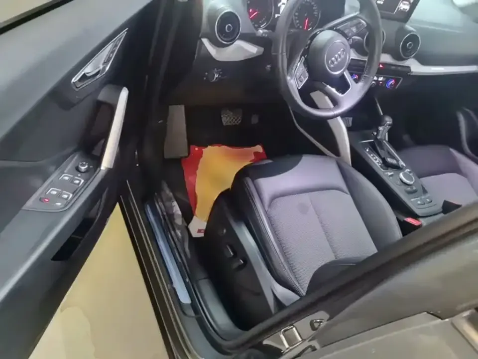 Audi Q2L