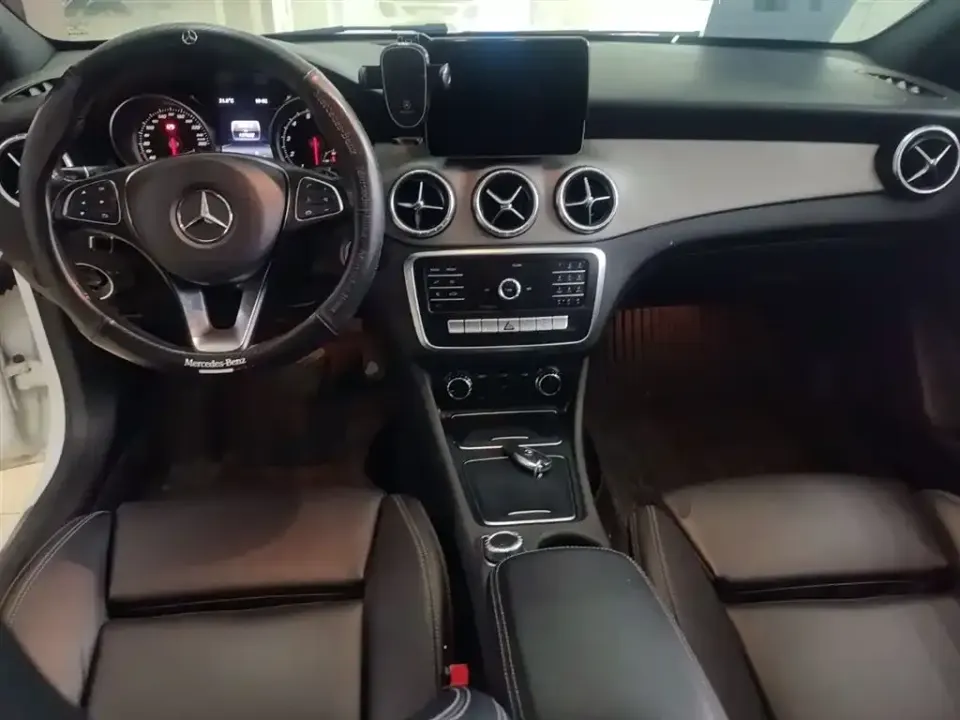 Mercedes-Benz CLA (Import)