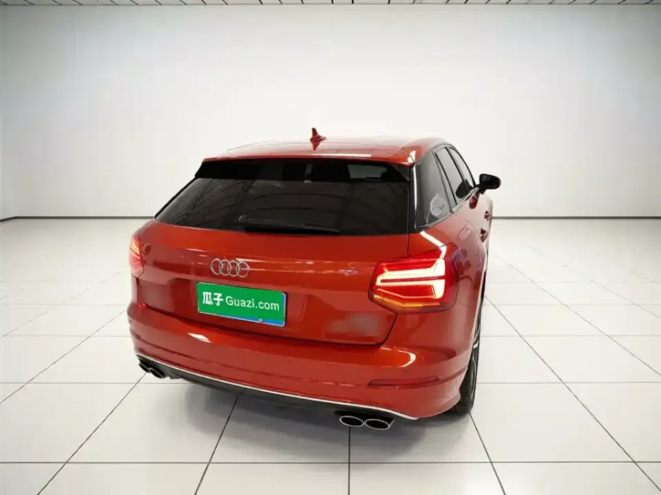 Audi Q2L