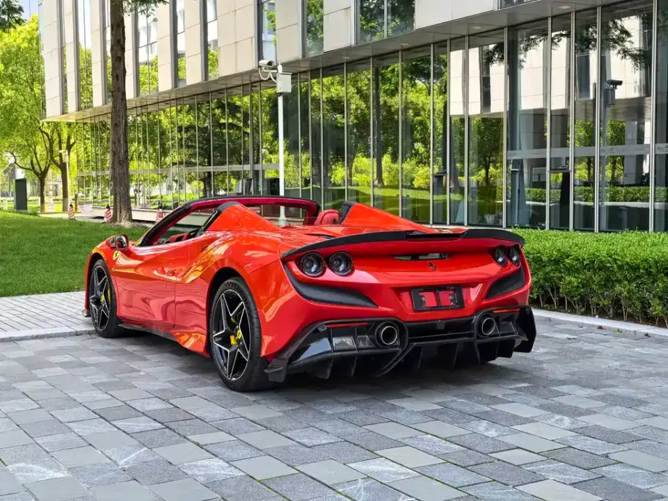 Ferrari F8
