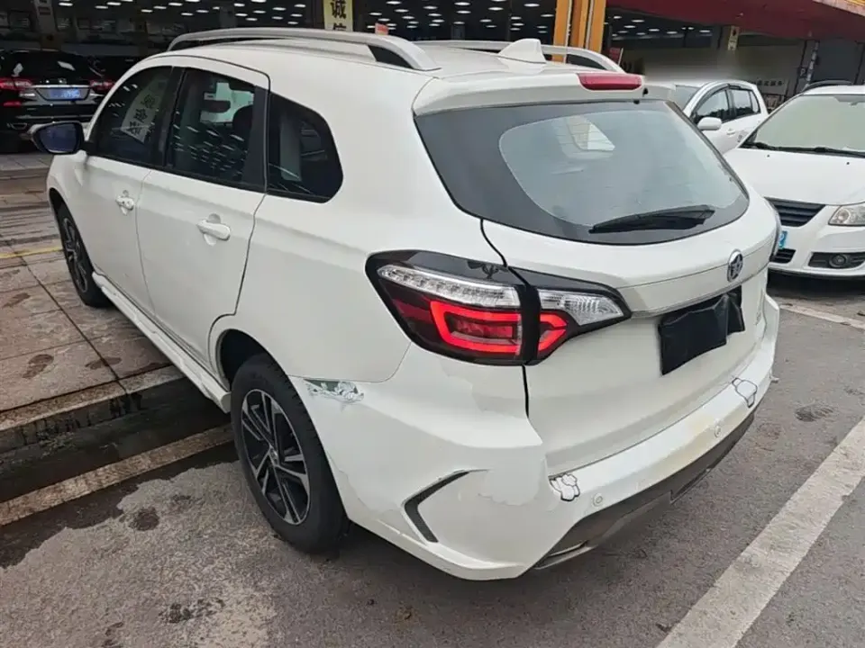 Venucia T70