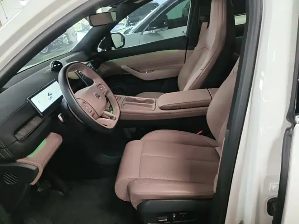 Nio EC6