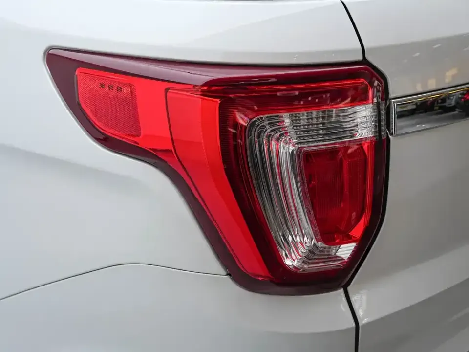 Ford Explorer (Import)