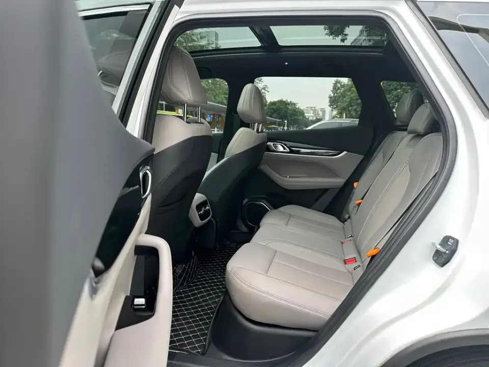 Geely Boyue L