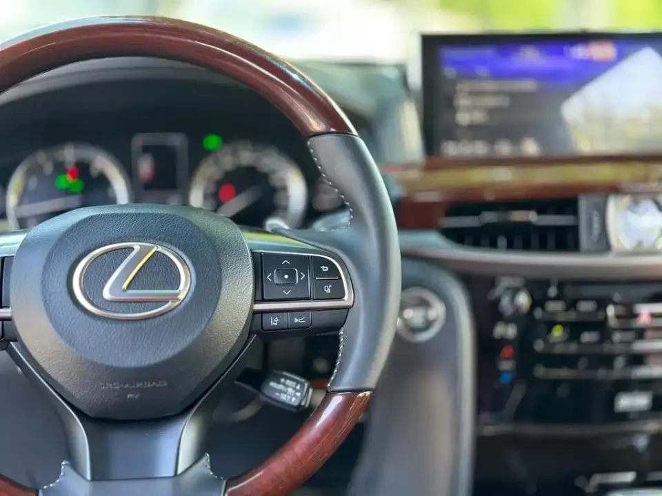 Lexus LX