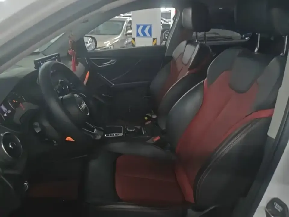 Audi Q2L