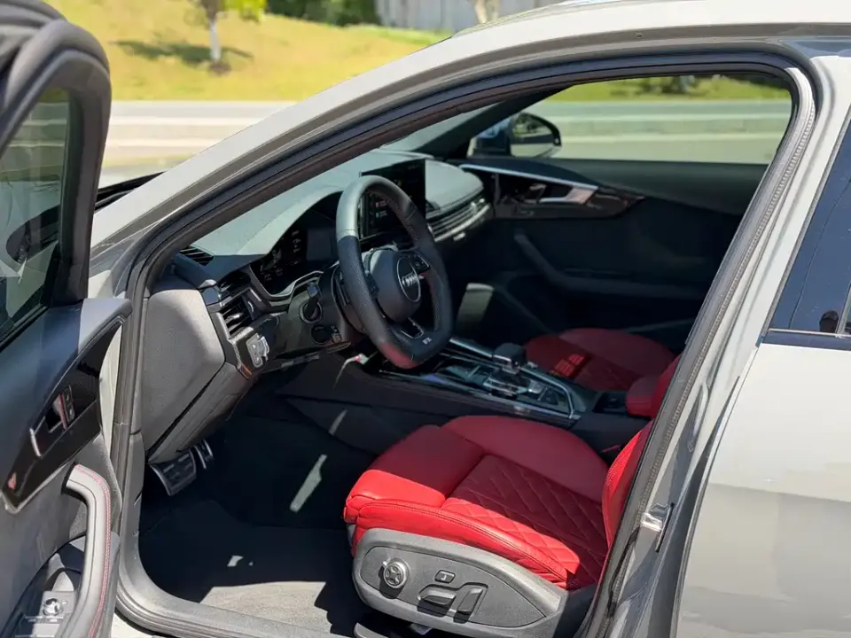 Audi S4