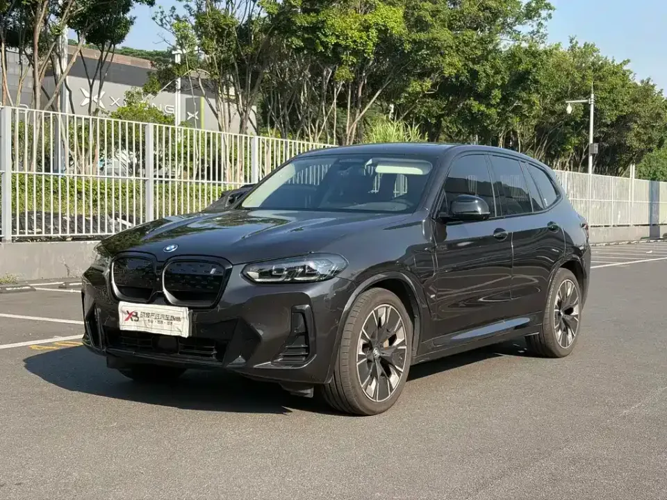 BMW iX3