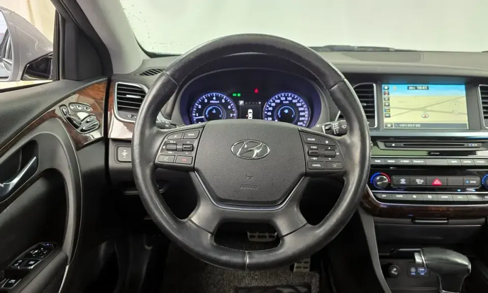 Hyundai Aslan
