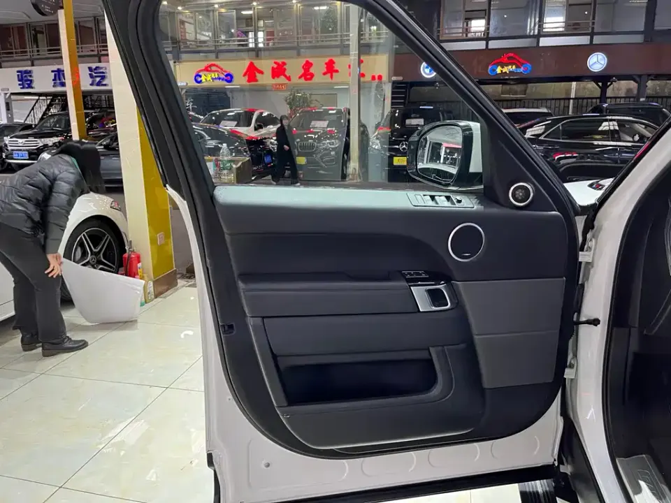 Land Rover Sport