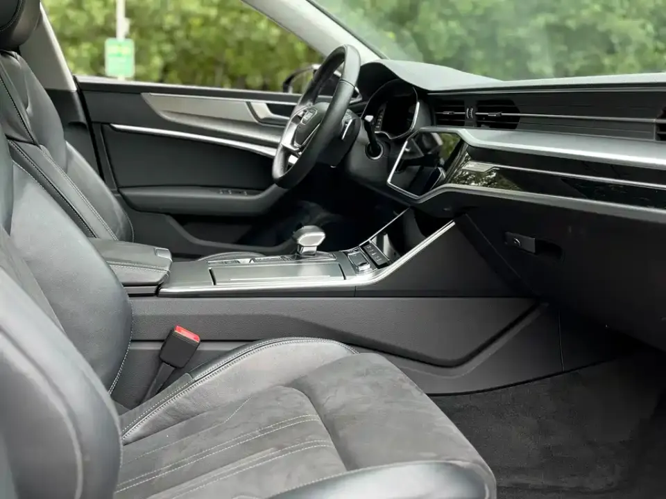 Audi A7L