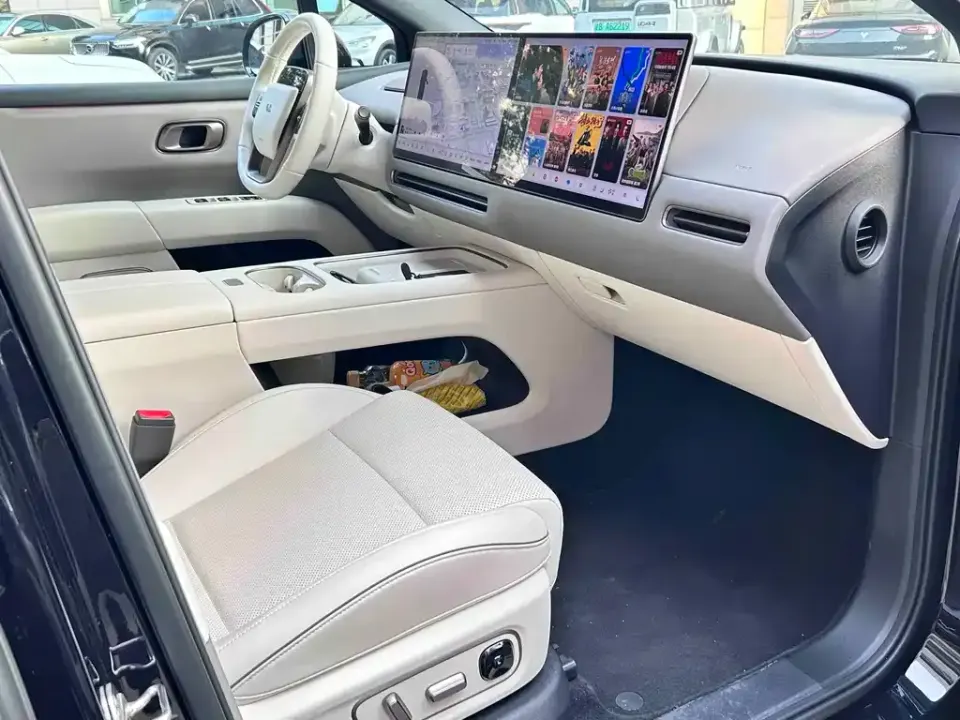 Li Li i6